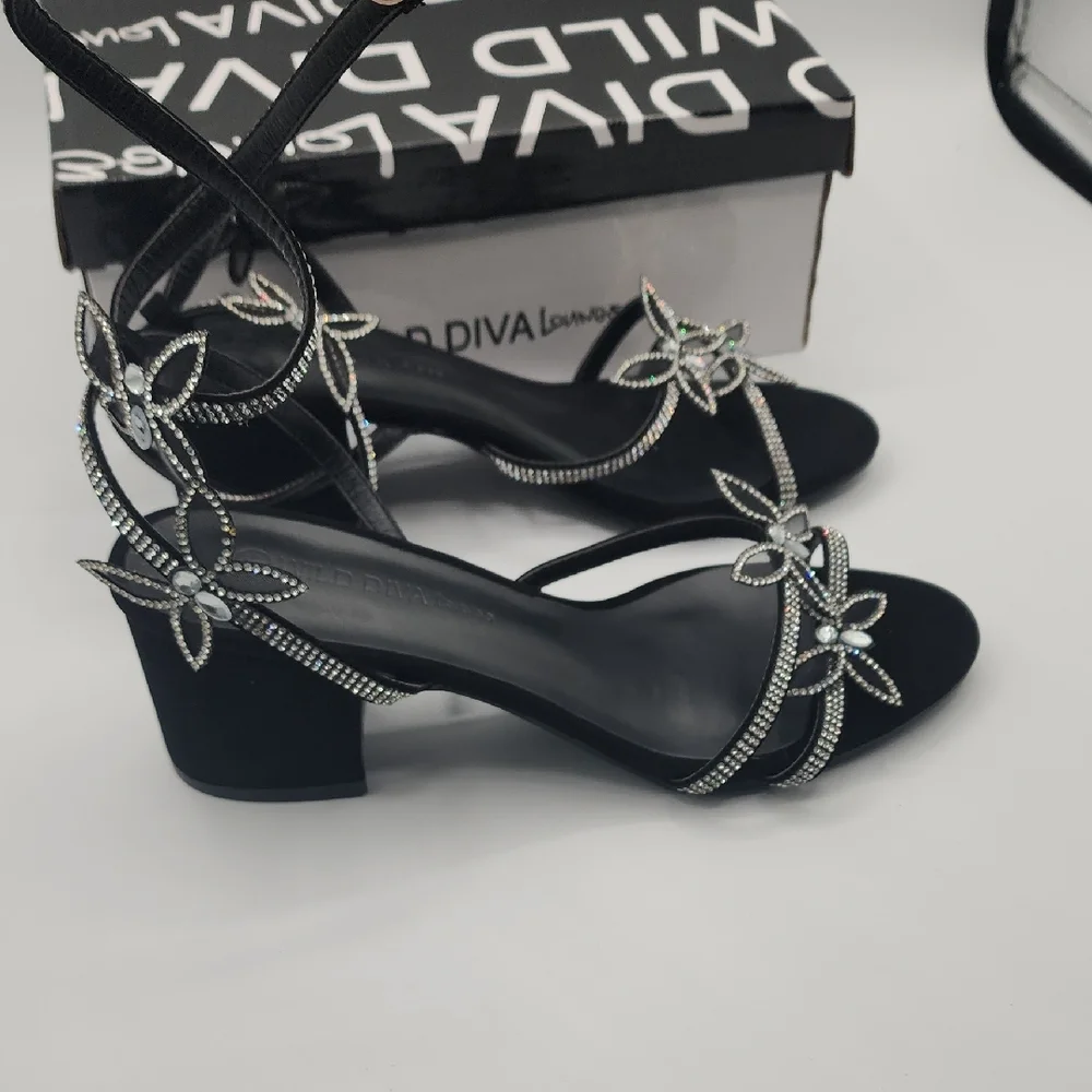 Diva Elegant Black Sandals with Silver Embellishments